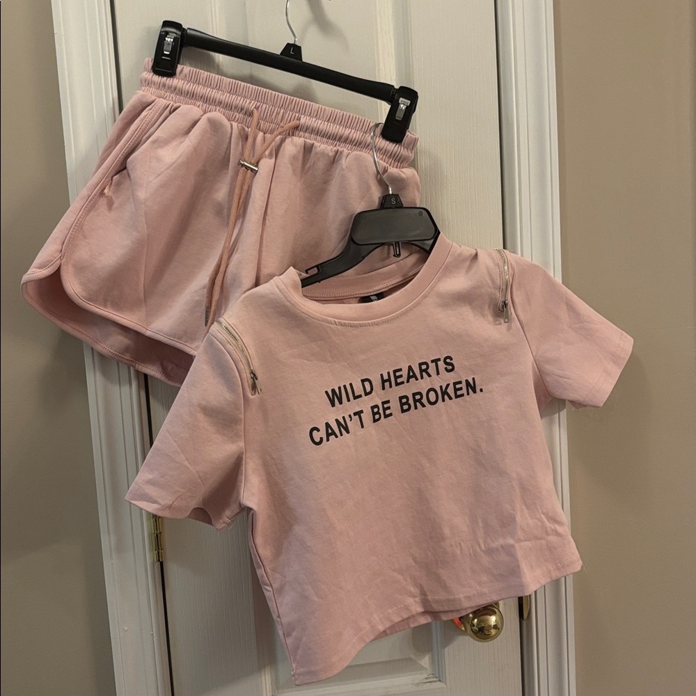 Nwt Shorts set Pink Graphic Tee and Shorts Set size small
